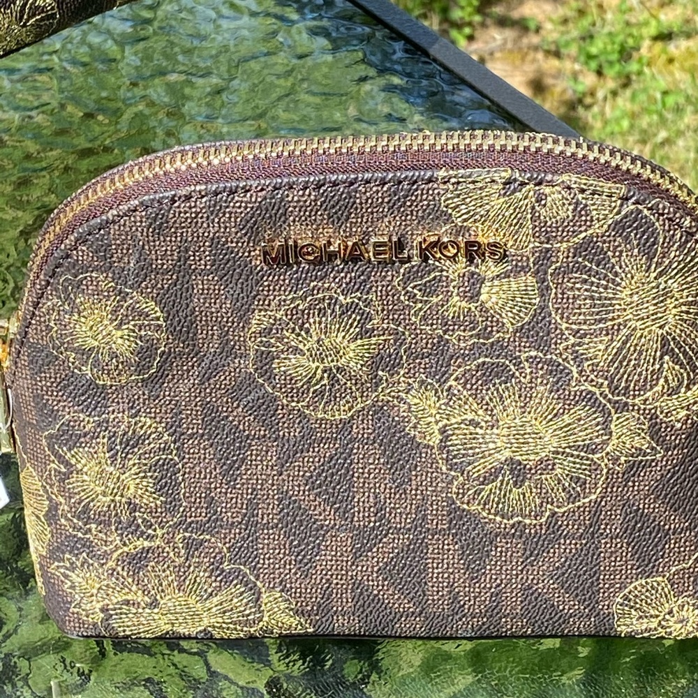 Michael Kors Susannah 3 piece Limited Edition Set - Picture 5 of 8